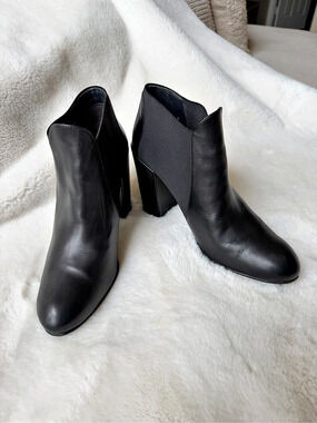 Stuart Weitzman Black Leather Ankle Booties Size 10